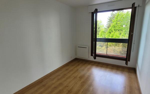 Appartement à louer    4 pièces • 85,55 m2 Issy-les-Moulineaux