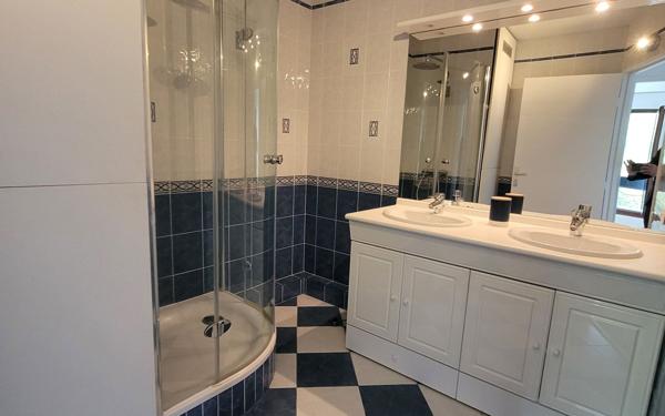 Appartement à louer    4 pièces • 85,55 m2 Issy-les-Moulineaux