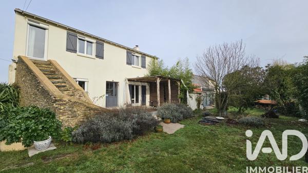 Maison à vendre 9 pièces 205 m² Saint-Julien-de-Concelles