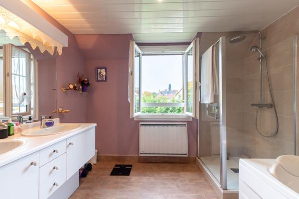 Maison 9 pièces - 200 m²