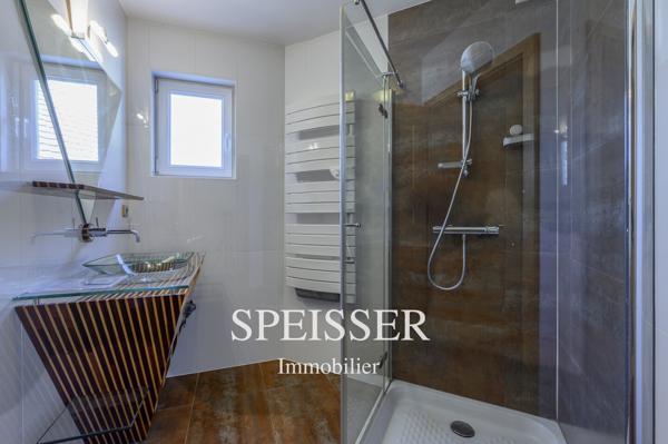 Villa contemporaine dans un cadre exceptionnel !