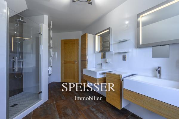 Villa contemporaine dans un cadre exceptionnel !