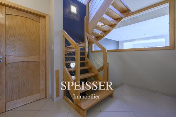 Villa contemporaine dans un cadre exceptionnel !