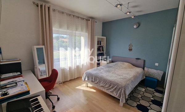 Ensemble de maisons avec dépendances