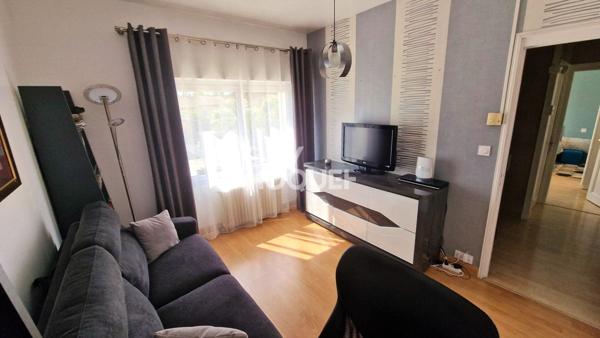 Ensemble de maisons avec dépendances