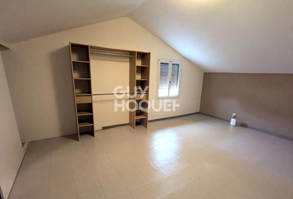 Ensemble de maisons avec dépendances