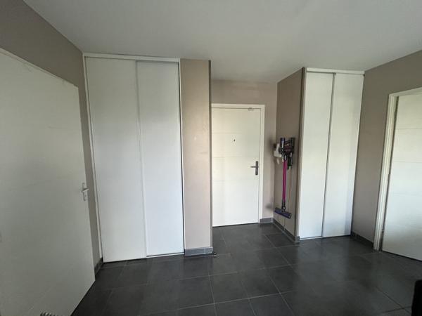 Appartement à vendre |  Saint-Priest |  2 pièces | 42 m²