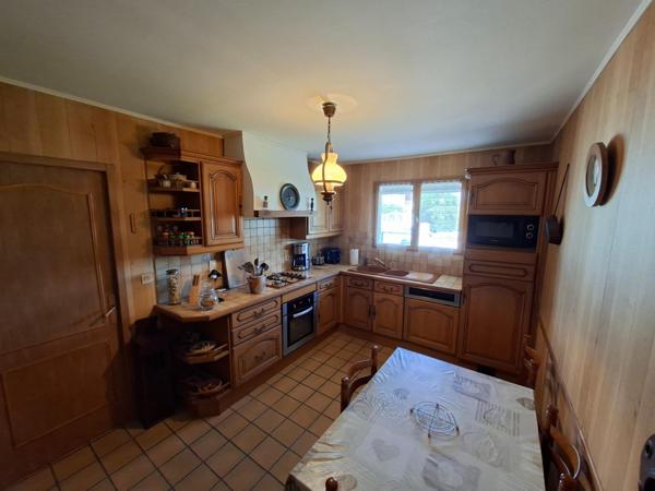 Maison de plain-pied comprenant 3 chambres.