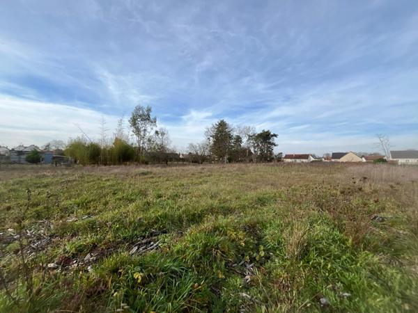 EXCLUSIVITÉ - LES MONTILS