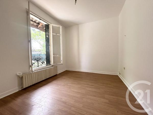 Maison à vendre  6 pièces - 108 m 2   STAINS  - 93