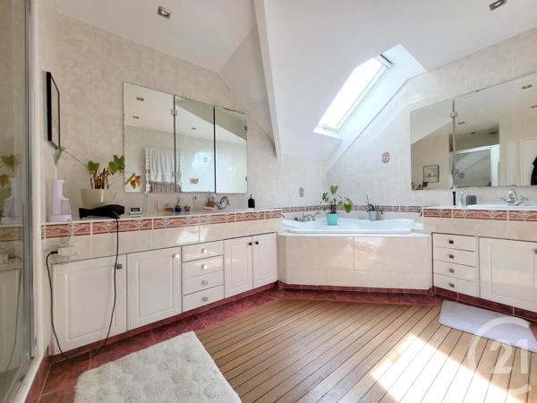 Maison à vendre  8 pièces - 202,30 m 2   EAUBONNE  - 95