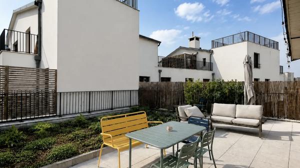 Appartement
         4 pièces
        - 90 m² 677 000 € *