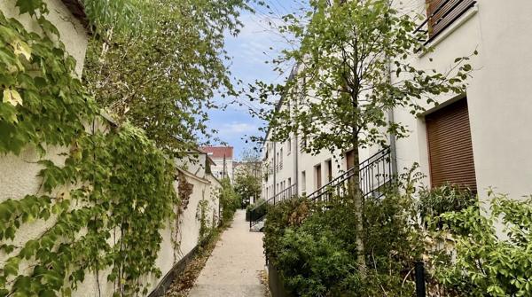 Appartement
         4 pièces
        - 90 m² 677 000 € *