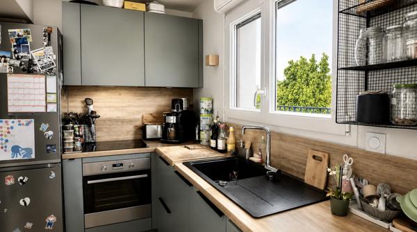 Appartement
         4 pièces
        - 90 m² 677 000 € *