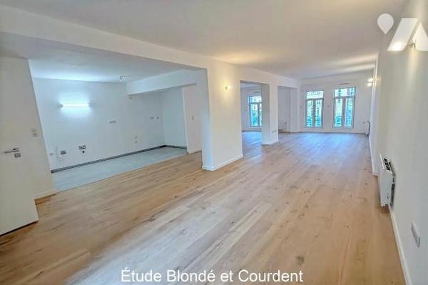 Vente de 6 appartements d'exception avec ascenseur sur HAZEBROUCK - hyper centre, réhabilités d...