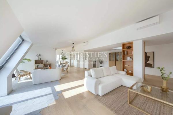 Lumineux appartement avec ascenseur et vue sur le port. La Rochelle