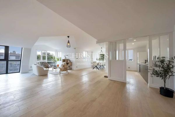 Lumineux appartement avec ascenseur et vue sur le port. La Rochelle