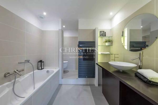 Lumineux appartement avec ascenseur et vue sur le port. La Rochelle