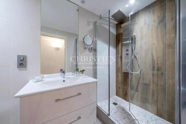 Lumineux appartement avec ascenseur et vue sur le port. La Rochelle