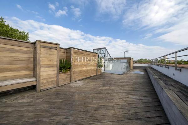 Lumineux appartement avec ascenseur et vue sur le port. La Rochelle
