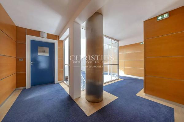 Lumineux appartement avec ascenseur et vue sur le port. La Rochelle