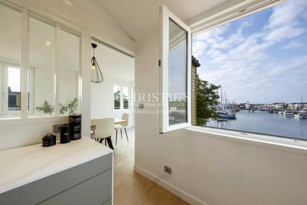Lumineux appartement avec ascenseur et vue sur le port. La Rochelle