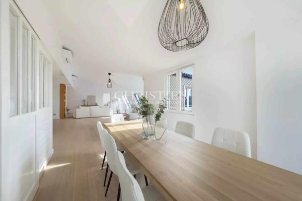 Lumineux appartement avec ascenseur et vue sur le port. La Rochelle