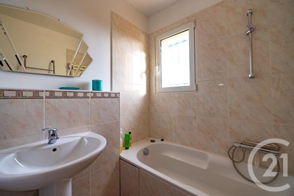 Maison à vendre  5 pièces - 134,80 m2 BORMES LES MIMOSAS - 83