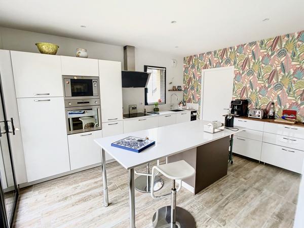 Contemporaine lumineuse, belles prestations