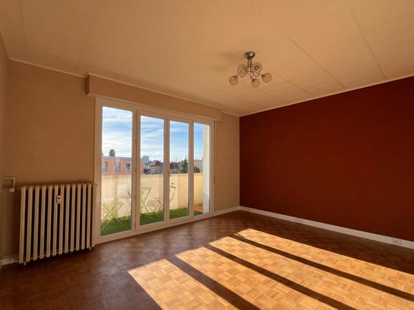 A vendre 3 pièces CHALON SUR SAONE (71) appartement lumineux, dernier étage avec balcon