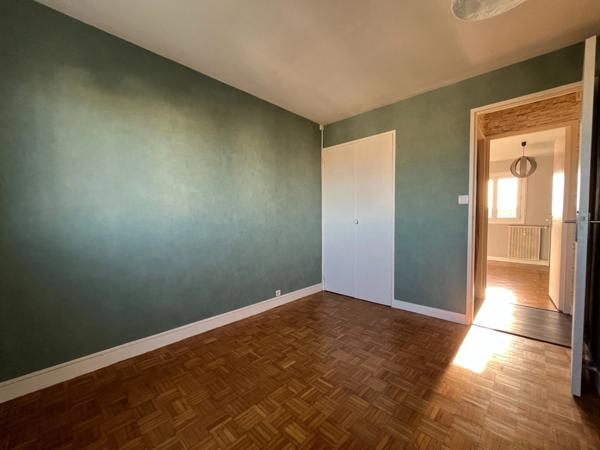 A vendre 3 pièces CHALON SUR SAONE (71) appartement lumineux, dernier étage avec balcon