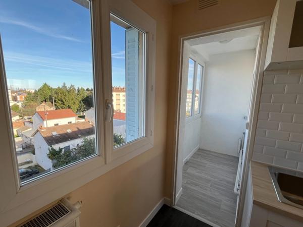A vendre 3 pièces CHALON SUR SAONE (71) appartement lumineux, dernier étage avec balcon