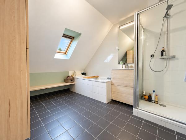 Maison semi-individuelle en secteur très prisé de 125 m² habitable