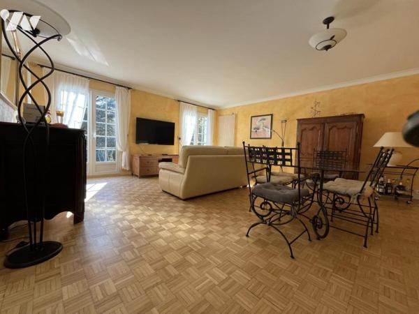 Axe ANGERS/RENNES - Propriété sur 7.000 m2 de terrain