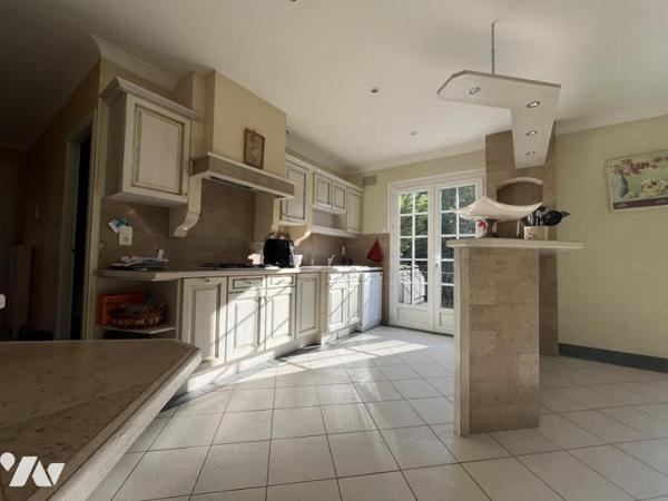 Axe ANGERS/RENNES - Propriété sur 7.000 m2 de terrain