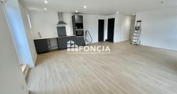 Location Appartement 3 pièces 79.98 m² - Guilherand-granges 07500