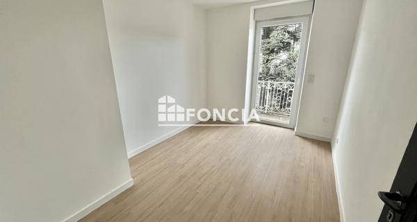 Location Appartement 3 pièces 79.98 m² - Guilherand-granges 07500