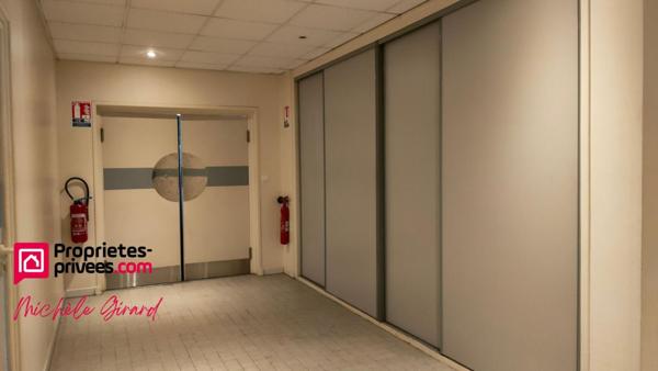 42300 ROANNE -  MURS, LOCAL COMMERCIAL  710 m²