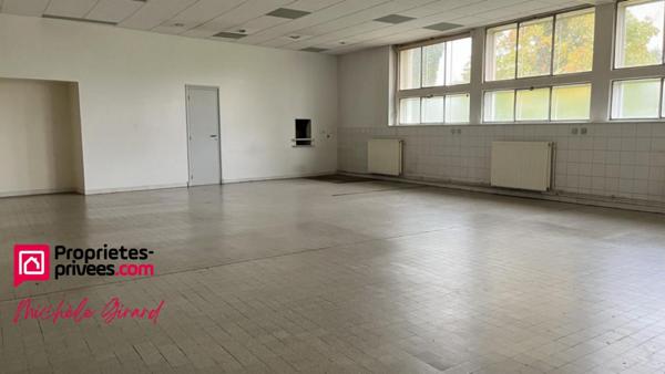 42300 ROANNE -  MURS, LOCAL COMMERCIAL  710 m²