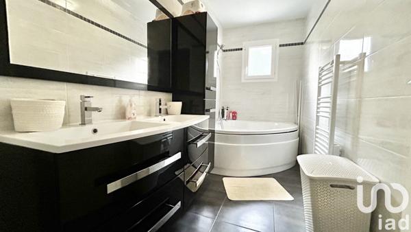 Maison à vendre 5 pièces 111 m² Saint-André-de-Cubzac