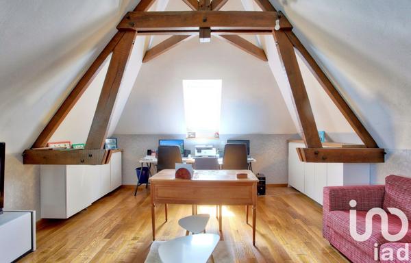 Maison 9 pièces de 226 m² à Neuville-de-Poitou (86170)