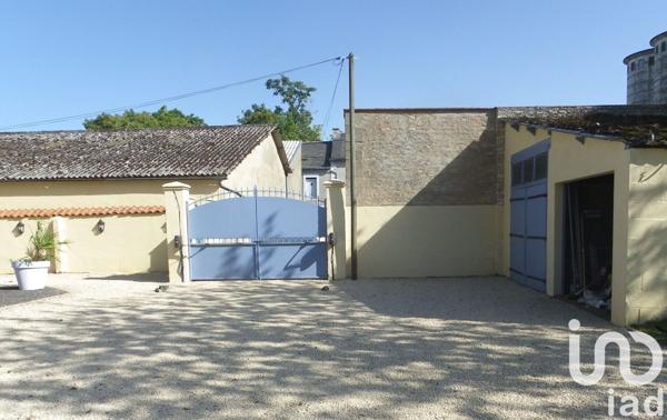 Maison 9 pièces de 226 m² à Neuville-de-Poitou (86170)