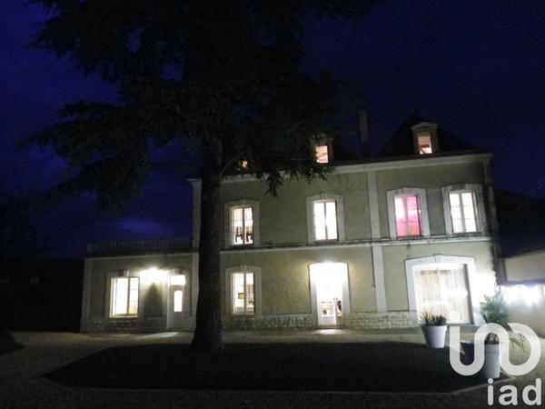 Maison 9 pièces de 226 m² à Neuville-de-Poitou (86170)