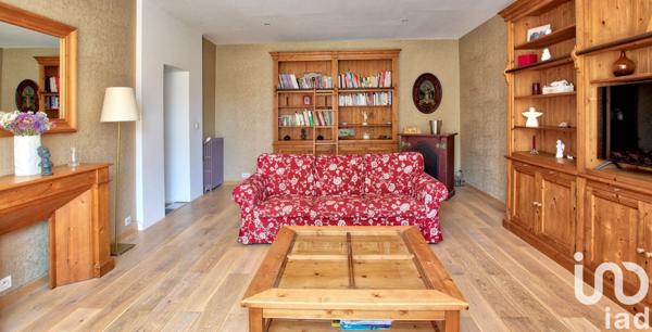 Maison 9 pièces de 226 m² à Neuville-de-Poitou (86170)