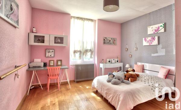 Maison 9 pièces de 226 m² à Neuville-de-Poitou (86170)