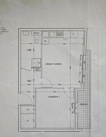 Mairie des Lilas - appartement 2 pièces avec balcon dans une résidence de standing (2011)