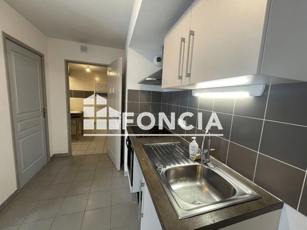 Location Appartement 2 pièces 43 m² - LES PATIOS D'OR . MONTEE D Grenoble 38000