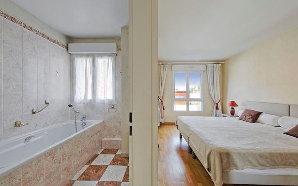 Appartement à vendre    4 pièces • 130 m2 Claye-Souilly