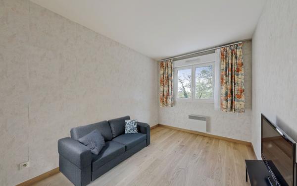 Appartement à vendre    4 pièces • 130 m2 Claye-Souilly
