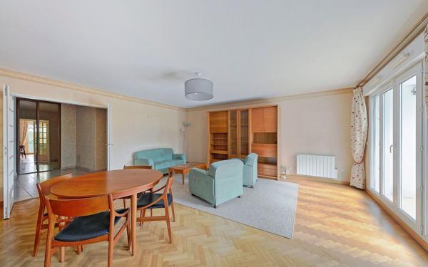 Appartement à vendre    4 pièces • 130 m2 Claye-Souilly